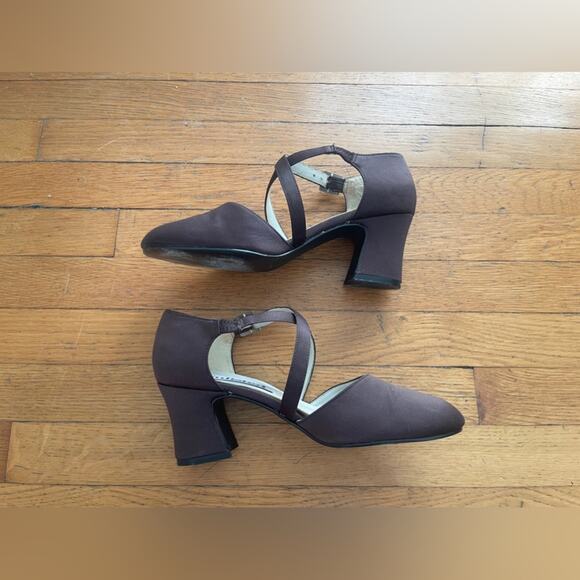 90s Vintage Unlisted Brown Mary Jane Heels - Picture 2 of 9